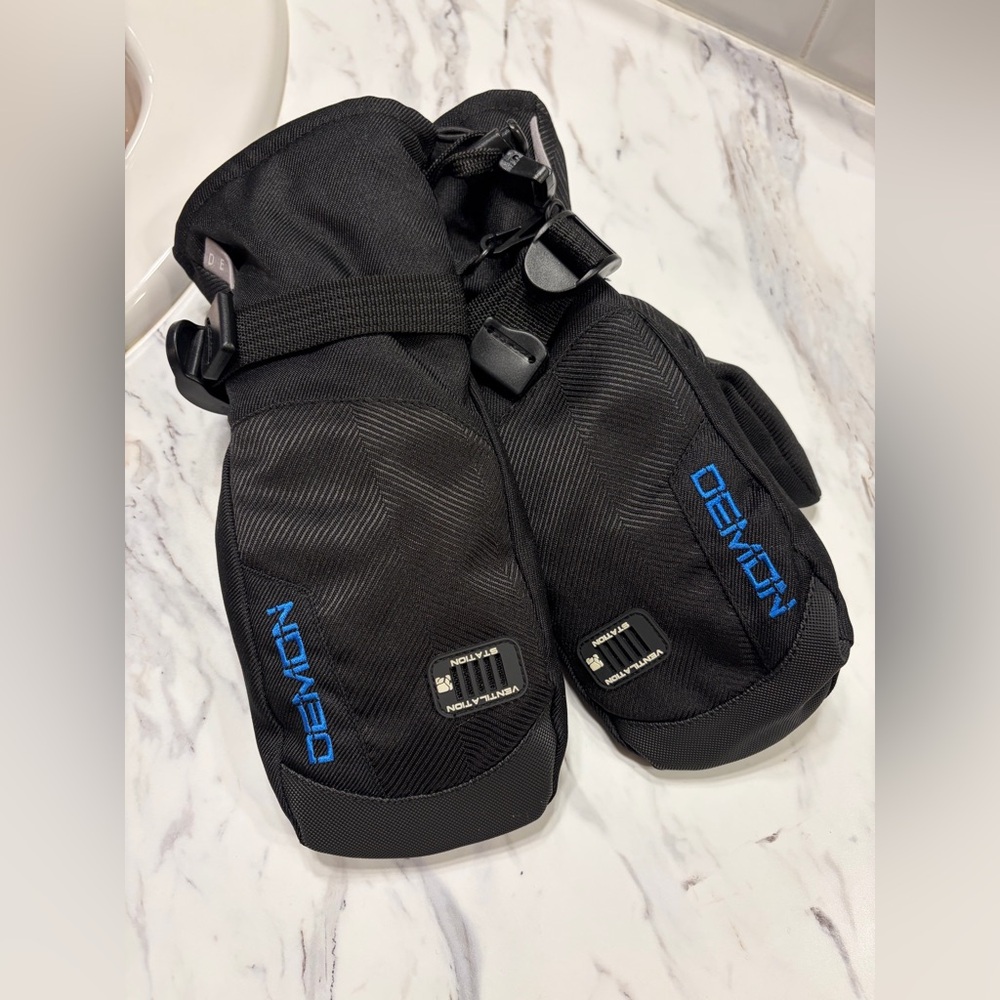 Black Kids‎ Snow Mittens